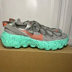 Nike Space Hippie 04. Dark Stucco/Team Orange EUC SIZE 10.5